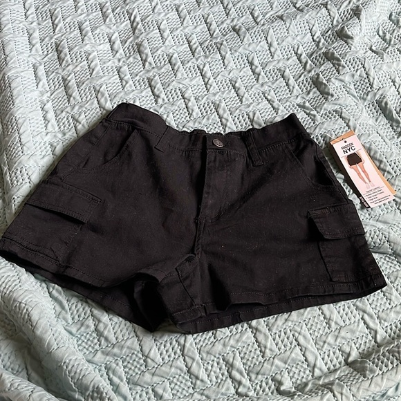Madden NYC Elastic Waist Cargo Jean Shorts - Picture 2 of 6